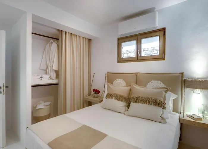 Executive Paros Avra 3 Bedrooms Sea View & Outdoor Jacuzzi Villa *