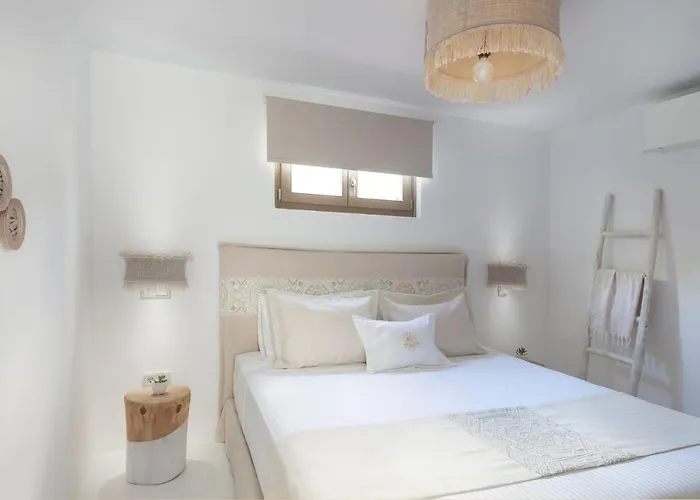 Executive Paros Avra 3 Bedrooms Sea View & Outdoor Jacuzzi Villa