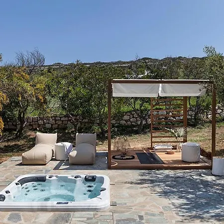 Avra Ahp Kostos Damouli Parikia (Paros)