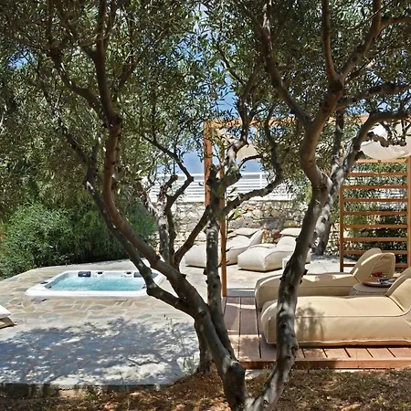 Executive Paros Avra 3 Bedrooms Sea View & Outdoor Jacuzzi Villa