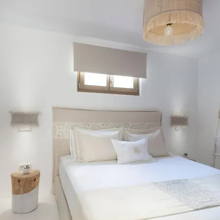 Executive Paros Avra 3 Bedrooms Sea View & Outdoor Jacuzzi Ambelas