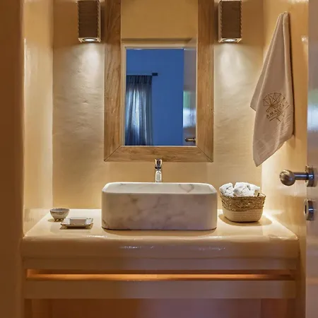Executive Paros Avra 3 Bedrooms Sea View & Outdoor Jacuzzi ヴィラ アベラス