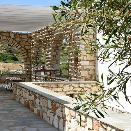 Executive Paros Avra 3 Bedrooms Sea View & Outdoor Jacuzzi