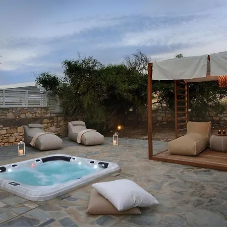 Executive Paros Avra 3 Bedrooms Sea View & Outdoor Jacuzzi Ambelas