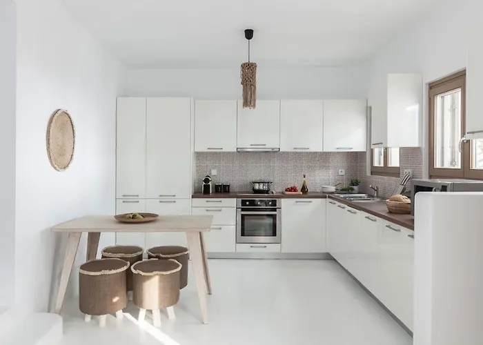 Executive Paros Avra 3 Bedrooms Sea View & Outdoor Jacuzzi