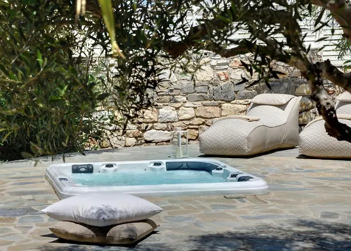 Executive Paros Avra 3 Bedrooms Sea View & Outdoor Jacuzzi Villa Ampelas