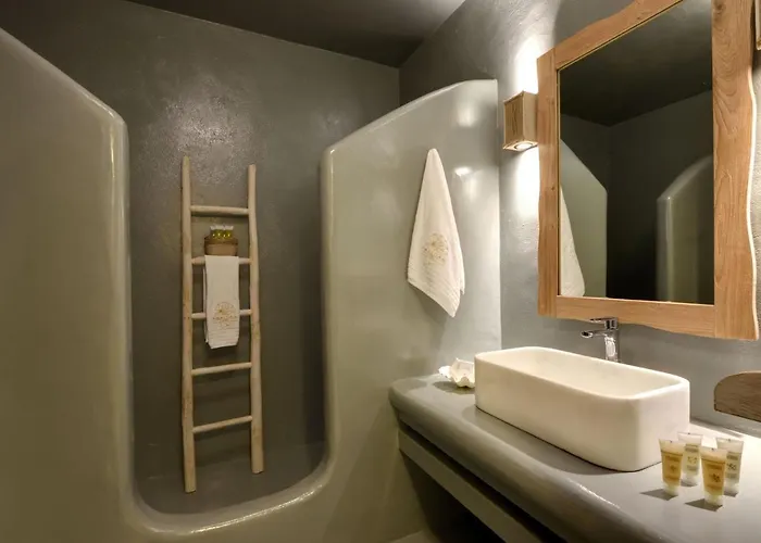 Executive Paros Avra 3 Bedrooms Sea View & Outdoor Jacuzzi Ampelas